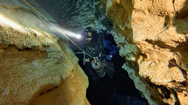 Cave diving in Molnar Janos, Budapest
